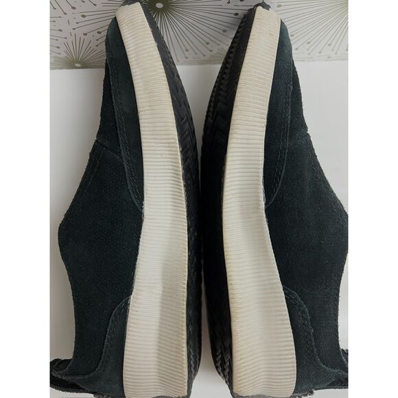 Sorel Out N About black suede slip on shoes. Size 8.5 - Picture 5 of 8